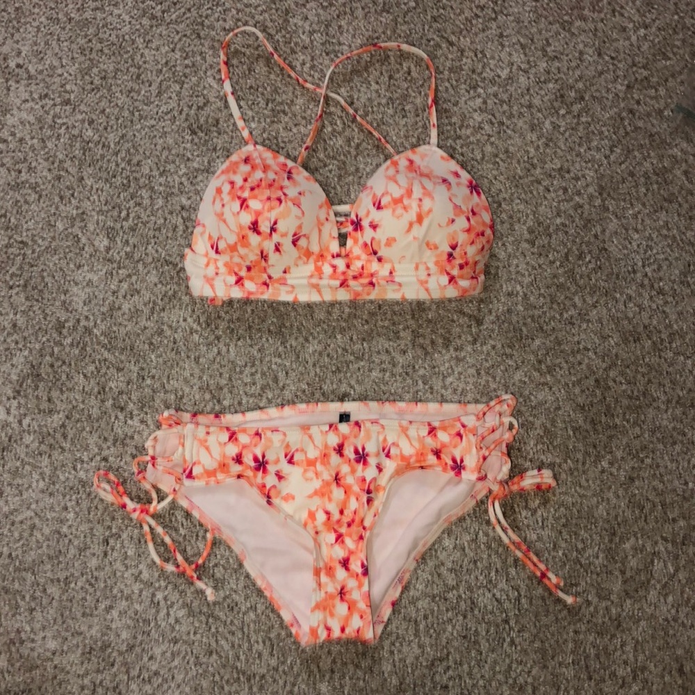 Hawaiian print bikini